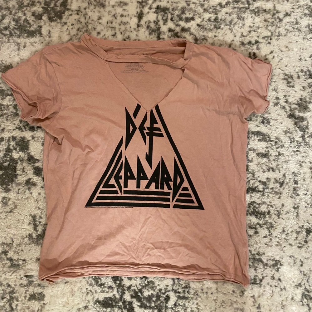 Def leppard shirt